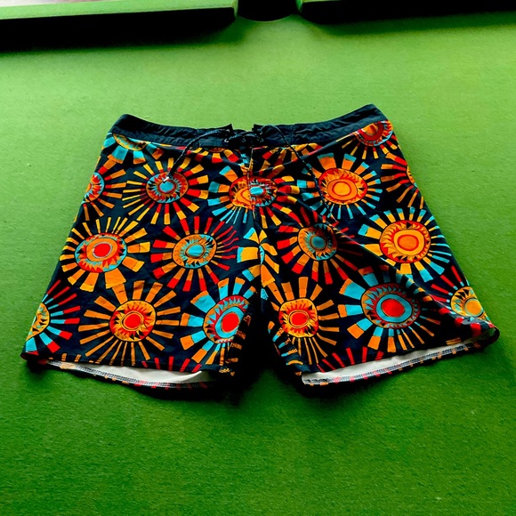 Billabong boardies blue red orange board shorts bottoms size 36 like new - Picture 1 of 3
